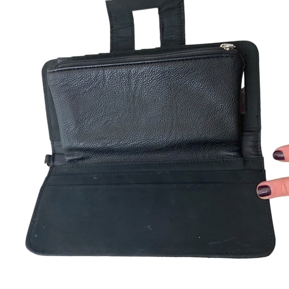 Kenneth Cole Reaction zip around long wallet - Picture 7 of 8